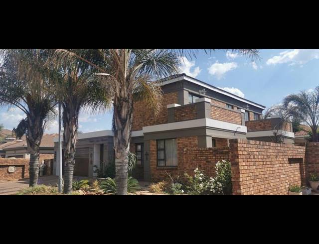3 BEDROOM HOUSE FOR SALE IN NEWMARKET